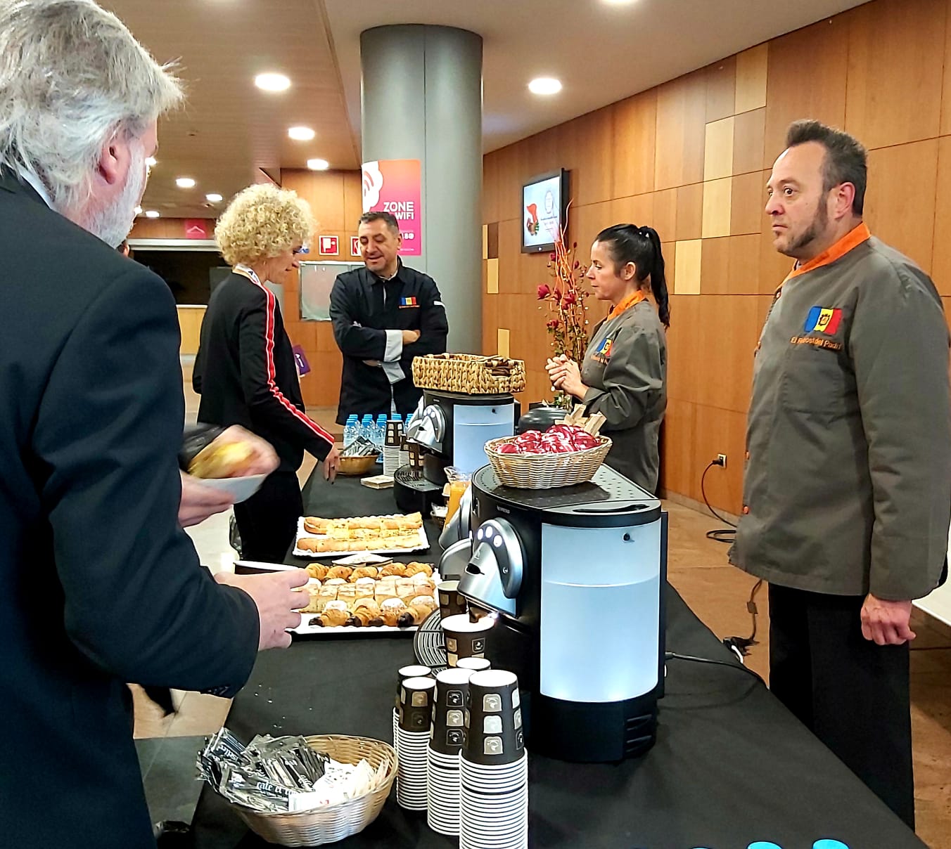 Un dels càterings més sol.licitats són els anomenats "Coffee Break" aquest es va fer ahir per la primera Jornada Internacional d'Empreses Tecnològiques per al Comerç a Andorra.